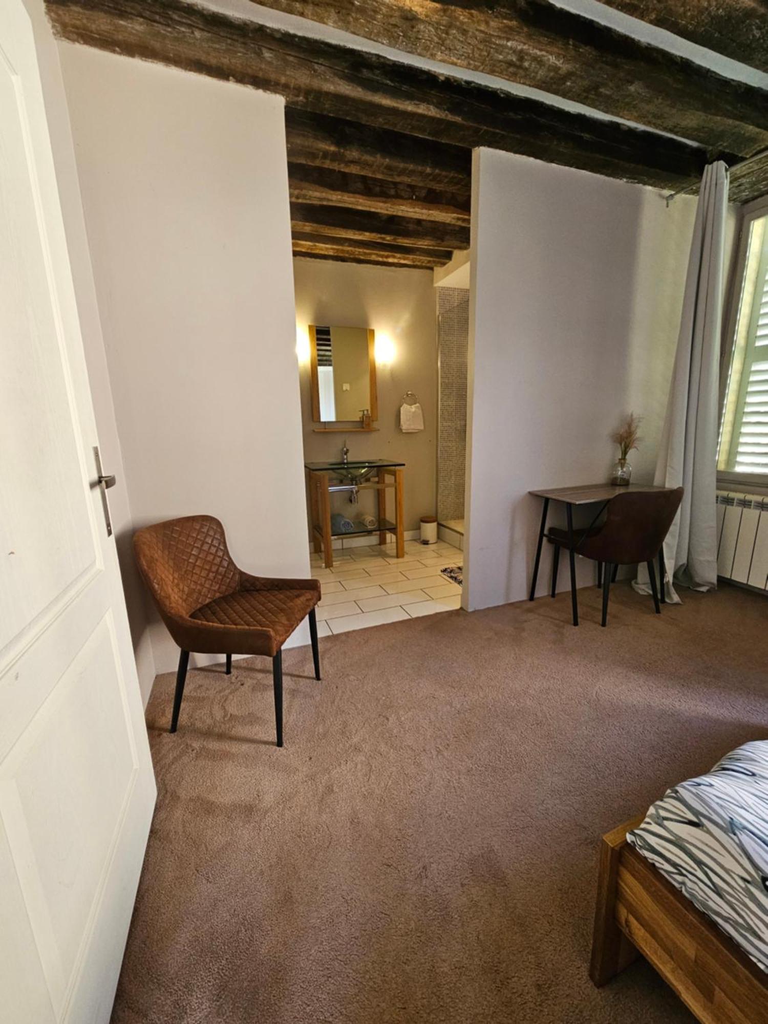 Chambre Avec Salle De Bain Hotel Donzy Luaran gambar